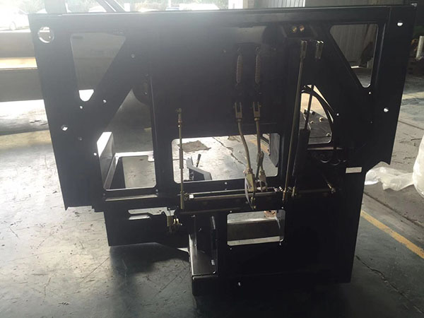 推土機(jī)地板架總成操縱總成